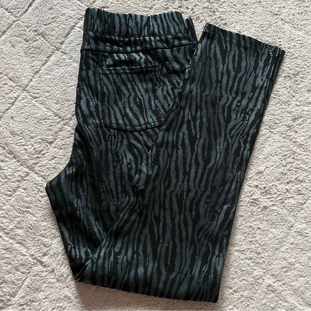 Soft Surroundings Pull On Stretch Zebra Print Pants Preppy Minimalist‎ Size M
